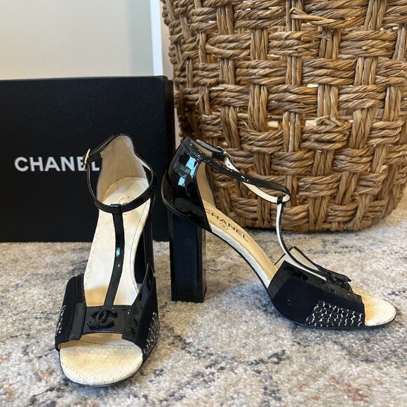 Chanel Black Patent & Suede Block Heel T- Strap Sandals - Picture 1 of 12